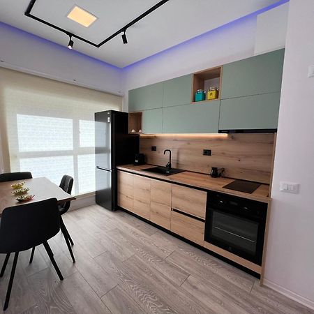 Sunflower Apartment Tirana Bagian luar foto