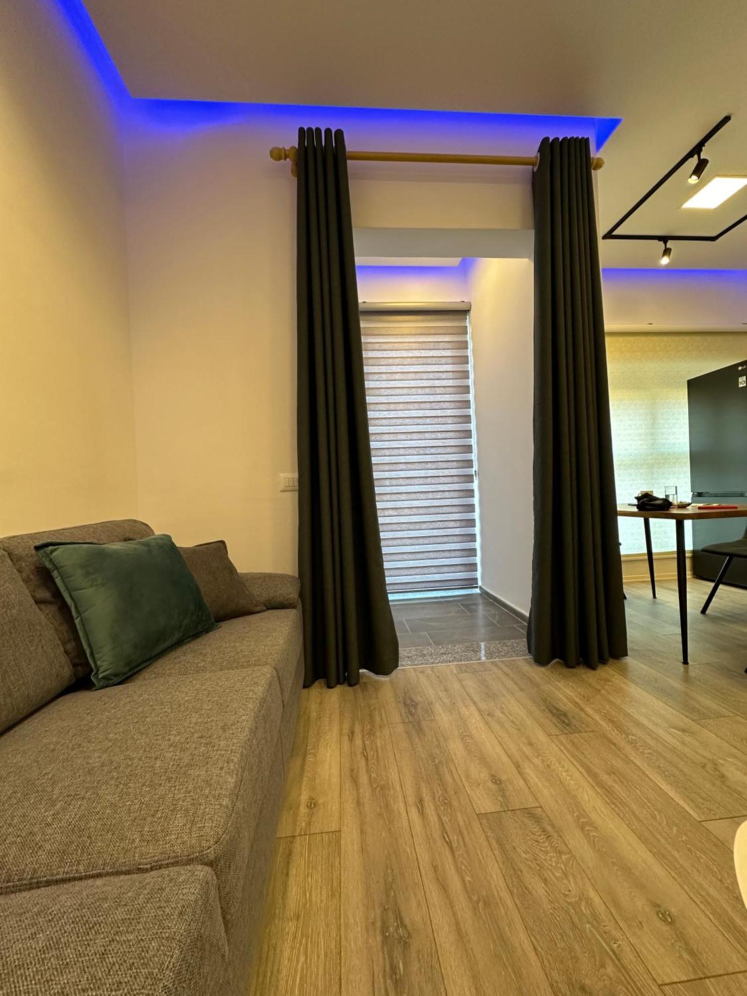 Sunflower Apartment Tirana Bagian luar foto