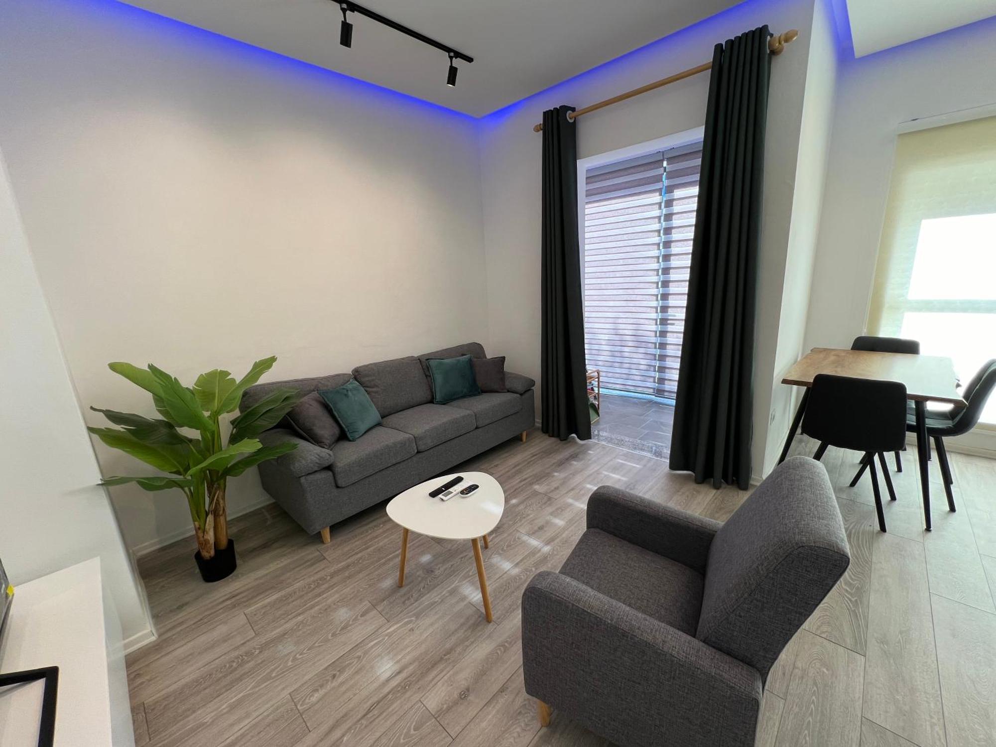Sunflower Apartment Tirana Bagian luar foto