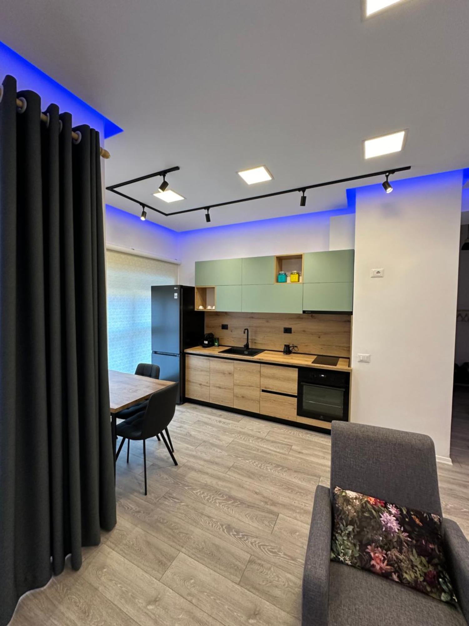 Sunflower Apartment Tirana Bagian luar foto