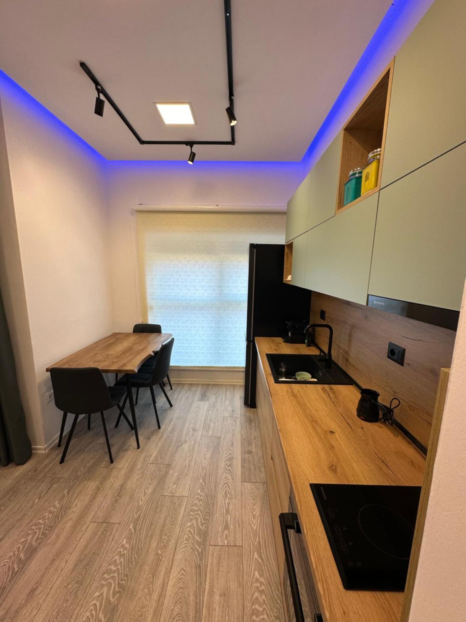 Sunflower Apartment Tirana Bagian luar foto