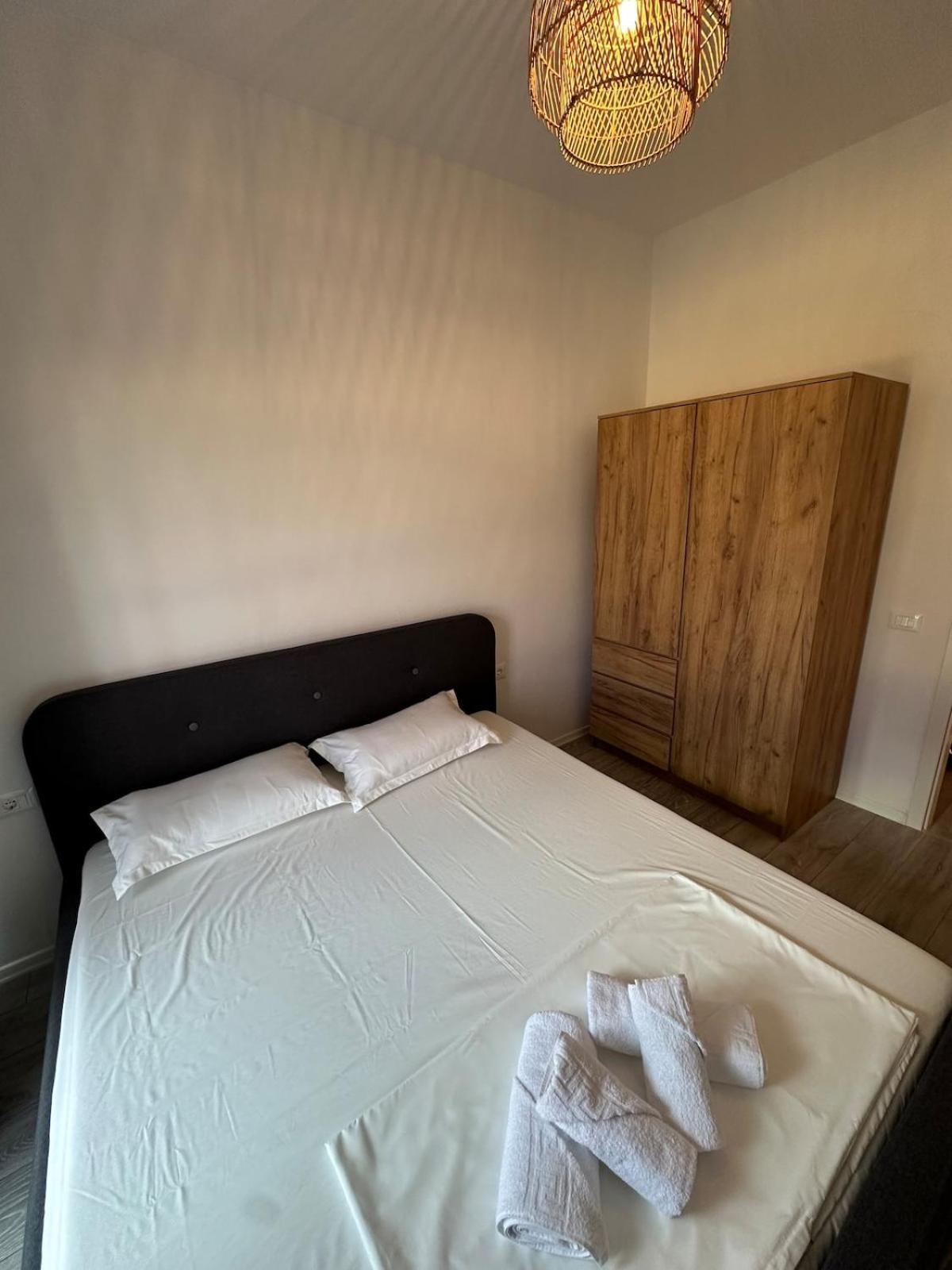 Sunflower Apartment Tirana Bagian luar foto