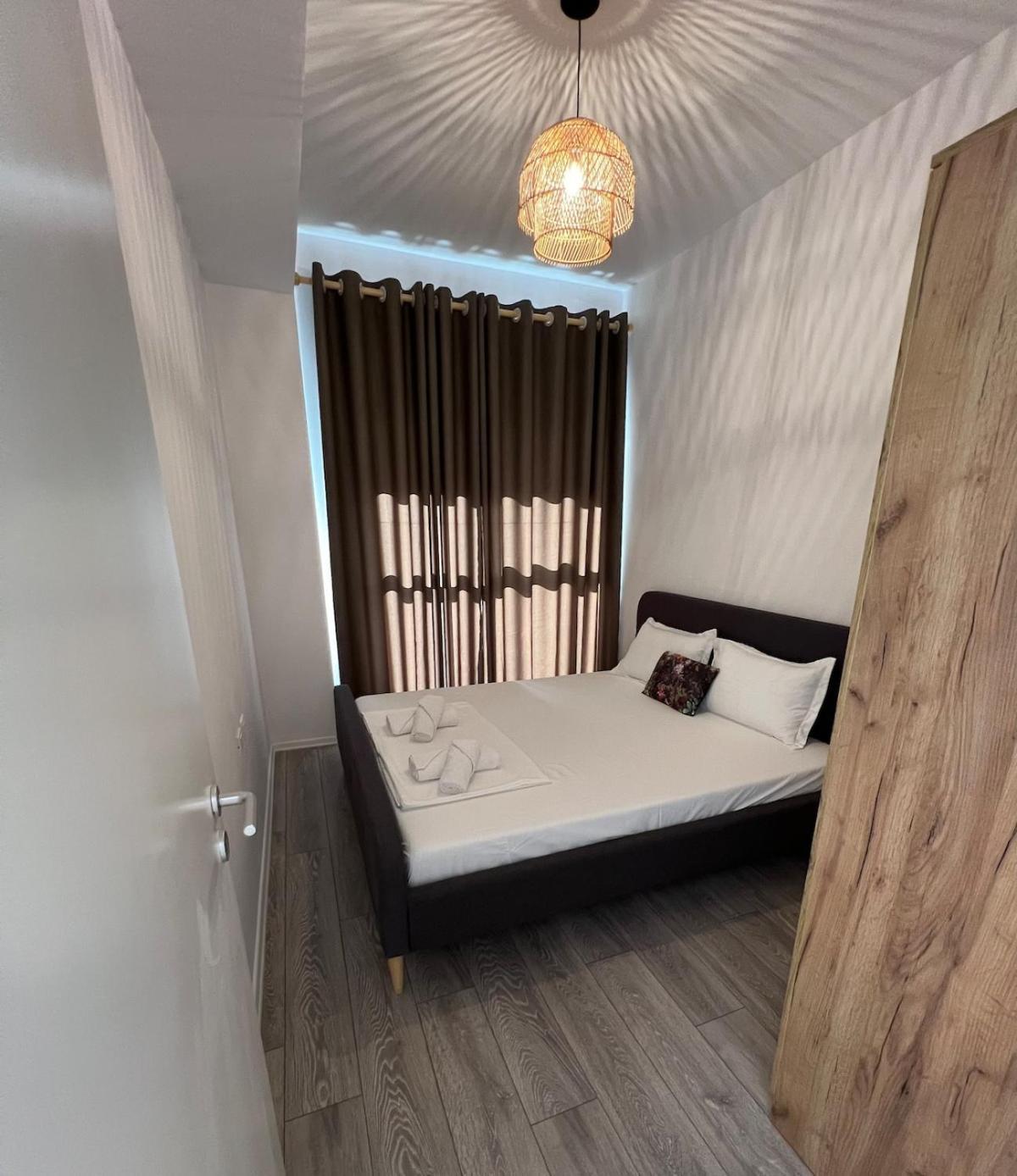 Sunflower Apartment Tirana Bagian luar foto